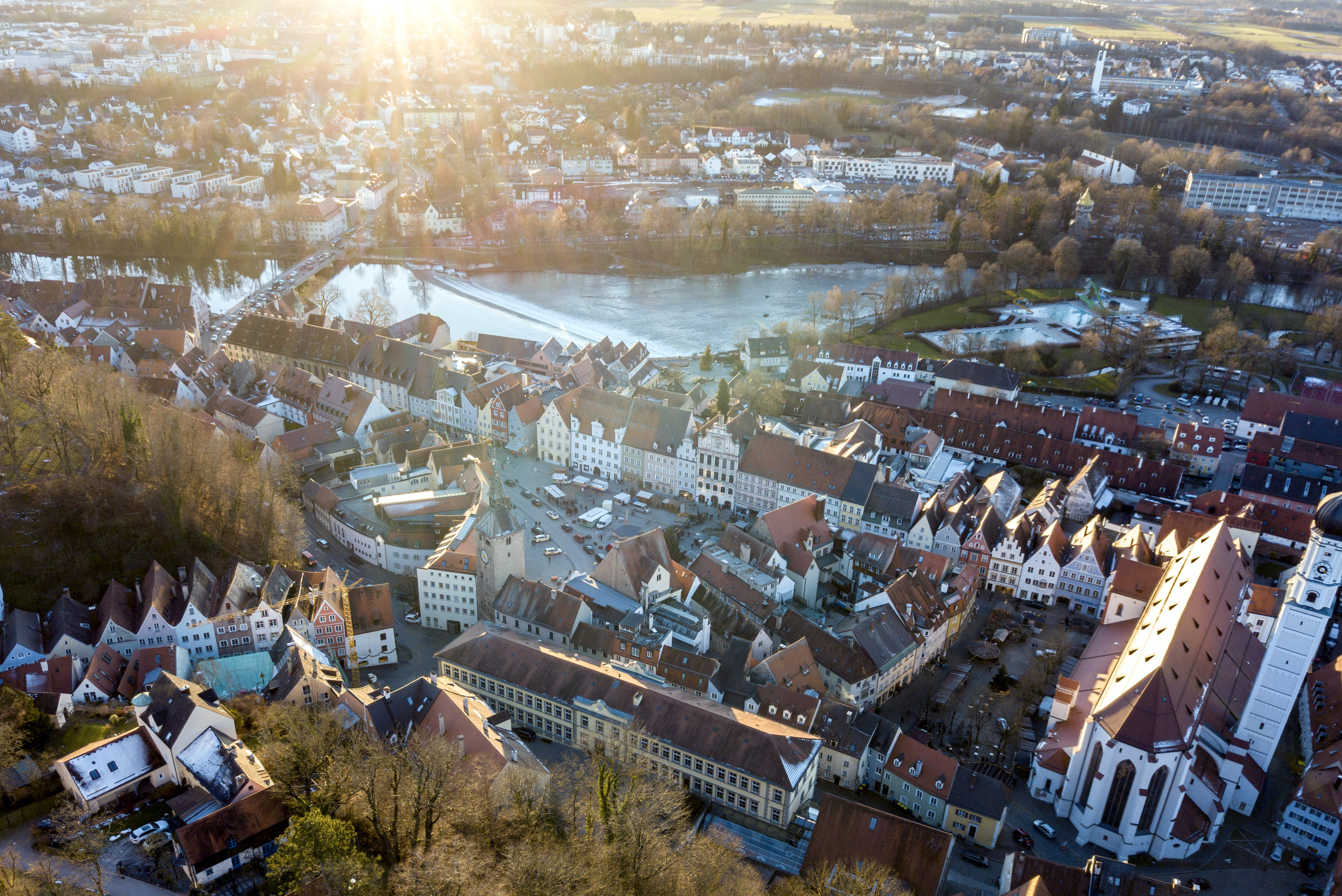 Altstadt mit Lech aus der Luft