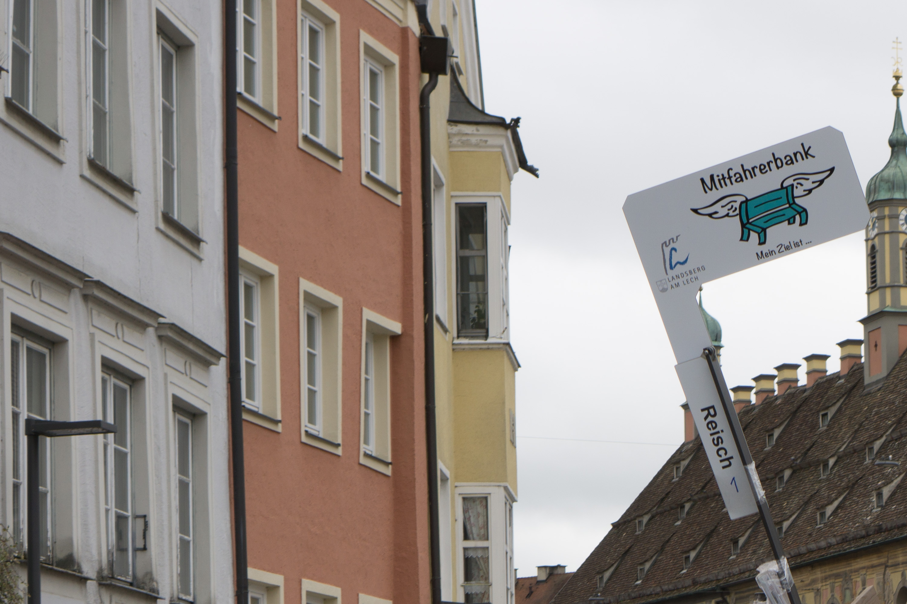 Mitfahrerbank an Hauptplatz